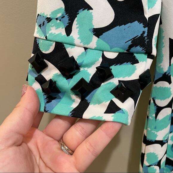 Tracy Negoshian Printed Shift Dress Jeweled Sleeves Size XS - Picture 3 of 7